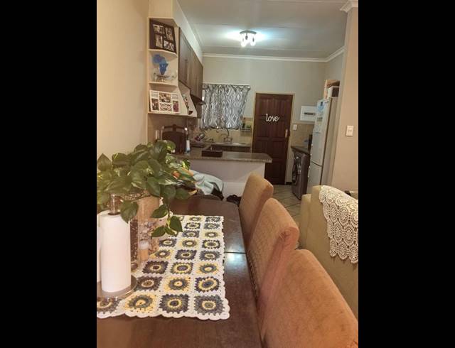 2 BEDROOM PROPERTY TO RENT IN MOOIKLOOF RIDGE ESTATE
